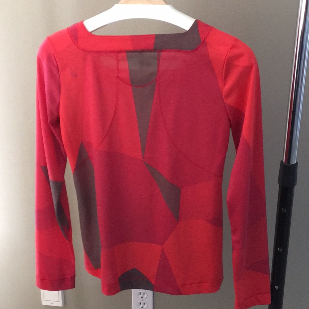 Ladies top - Picture 2 of 3